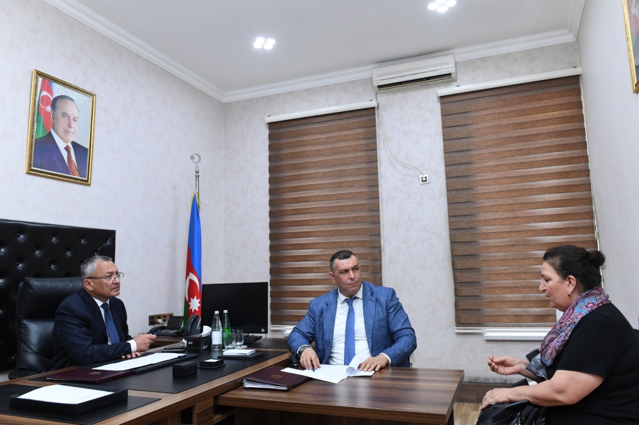 Rövşən Rzayev vətəndaşların növbəti qəbulunu keçirib - FOTOLAR